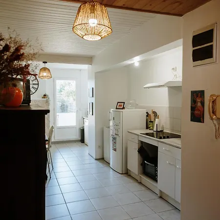 Apartamento Studio De Plain-pied Avec Jardin *