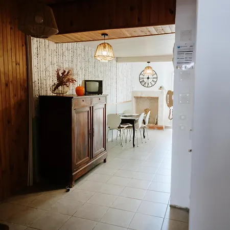 Studio De Plain-pied Avec Jardin *